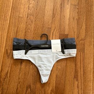3 calvin klein thongs